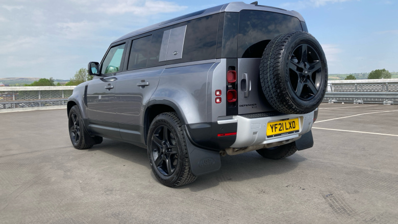 Land Rover Defender 3.0 D300 HSE 110 5dr Auto Diesel Estate